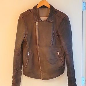 **SOLD ON VESTIAIRE**